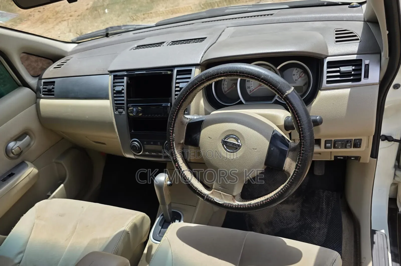 Nissan Tiida 2011 White