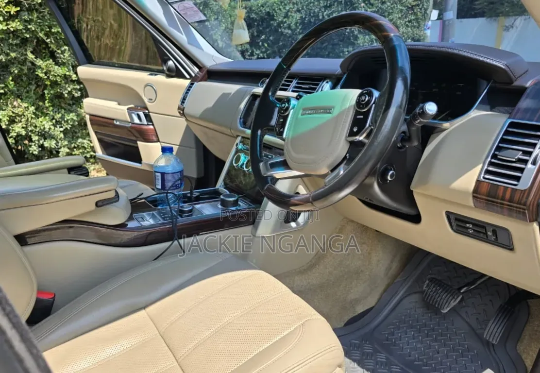 Land Rover Range Rover Vogue 2014 Black