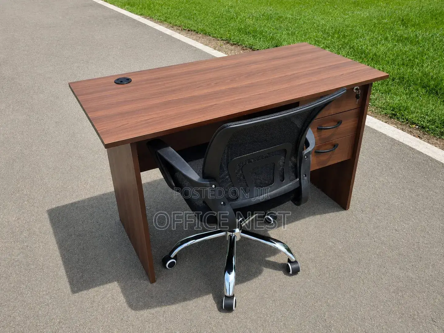 120cm Office Desk With Lockable Drawers Mesh Chair/Office Workstation