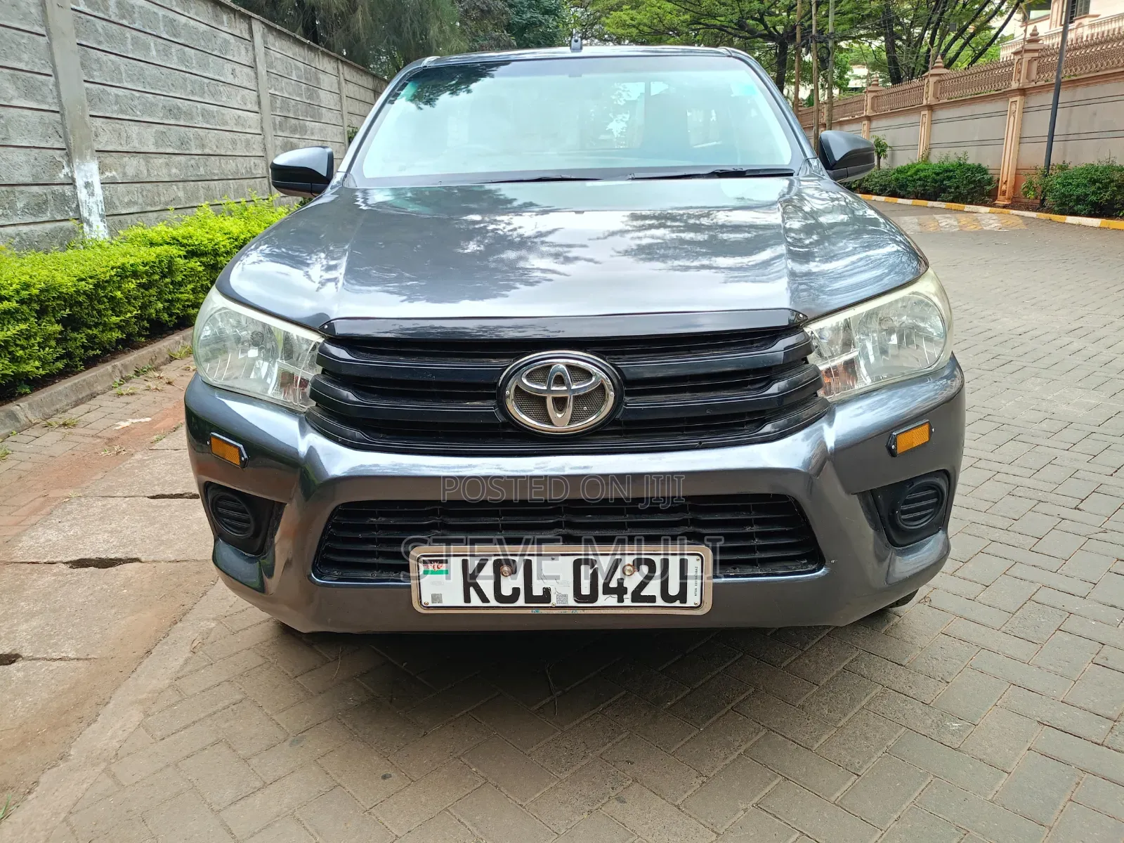 Toyota Hilux 2016 Gray