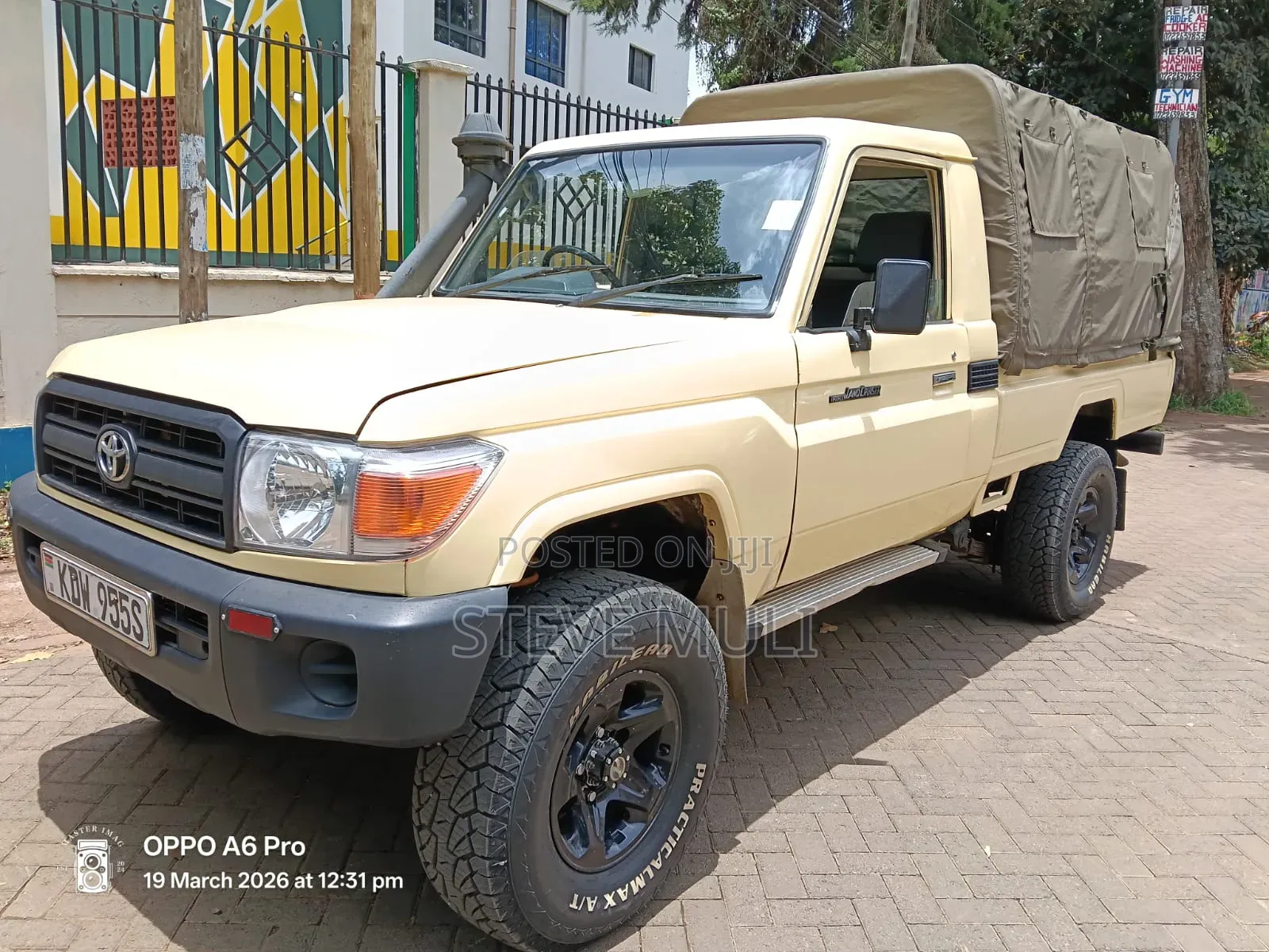 Toyota Land Cruiser 2008 Gold