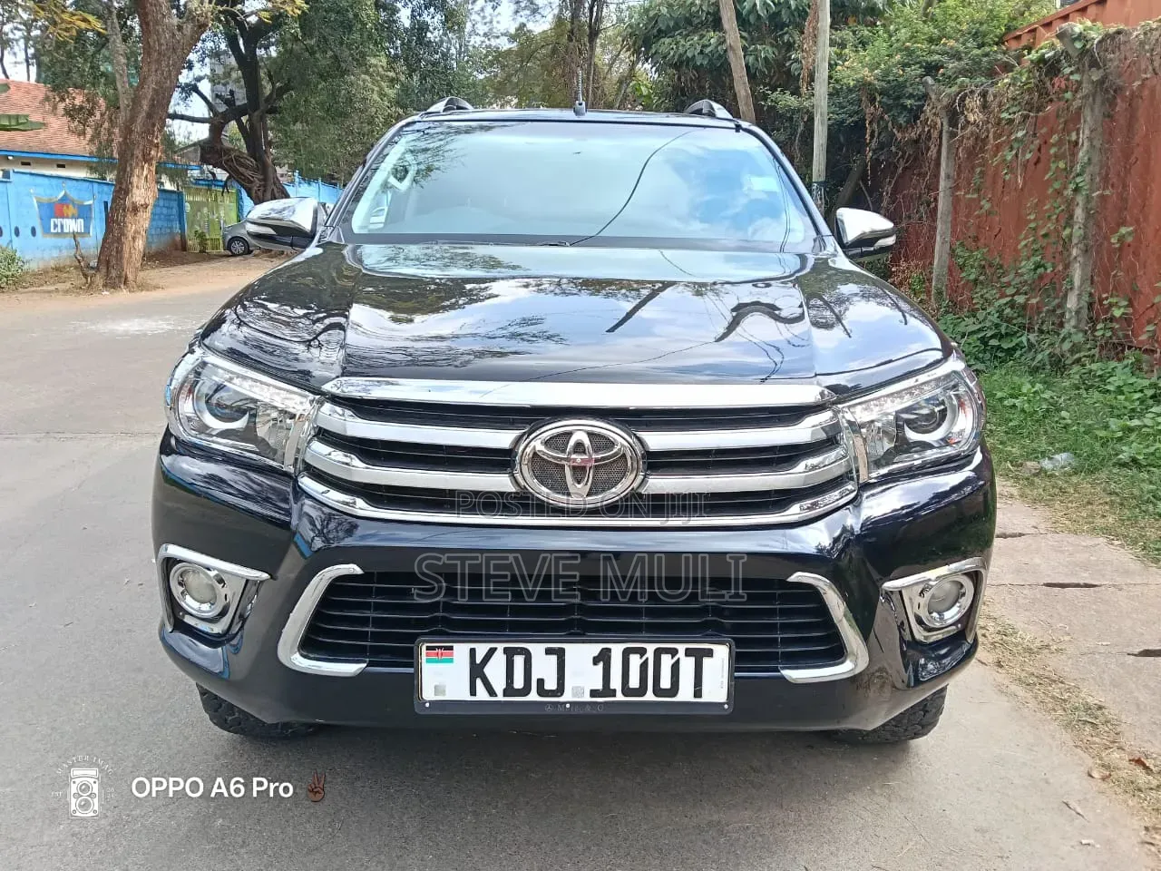 Toyota Hilux 2016 Black