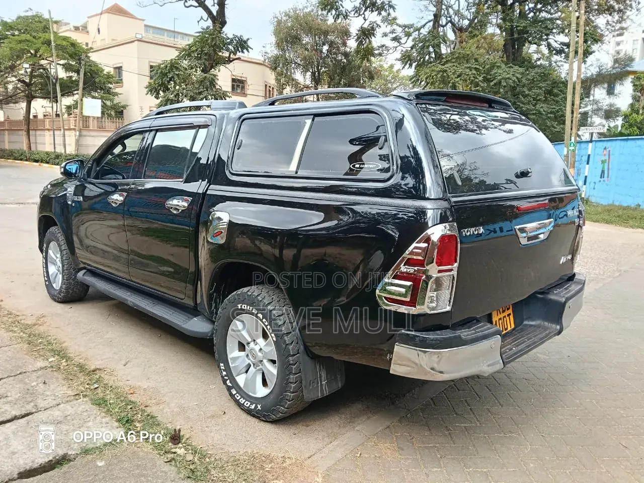 Toyota Hilux 2016 Black