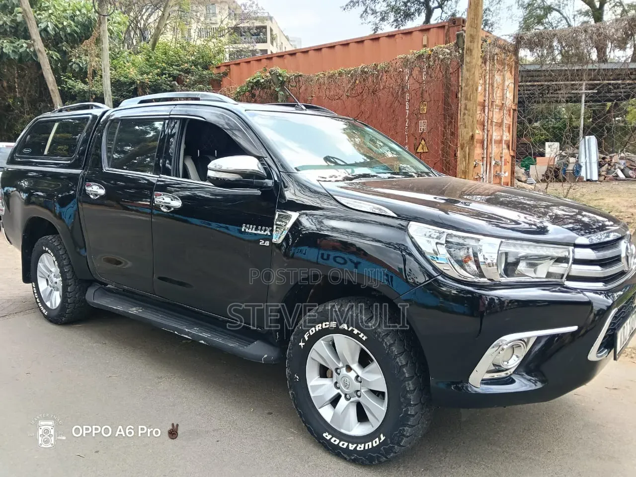 Toyota Hilux 2016 Black