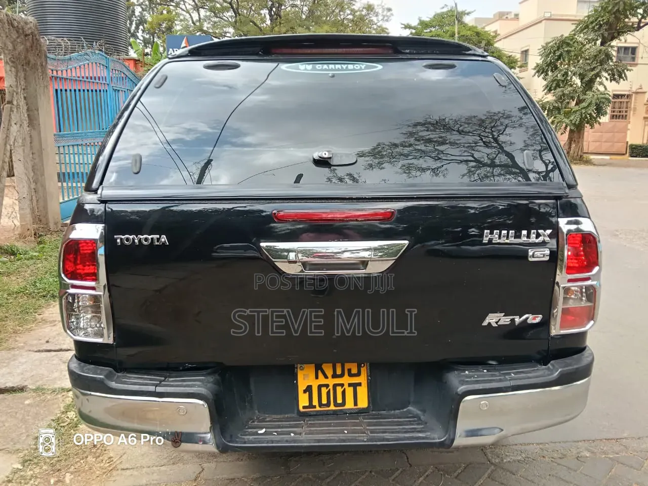 Toyota Hilux 2016 Black