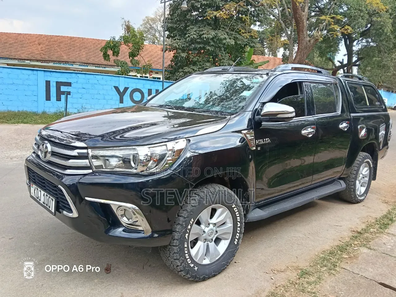 Toyota Hilux 2016 Black