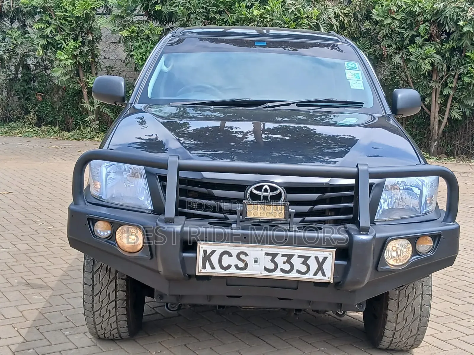 Toyota Hilux 2013 Gray