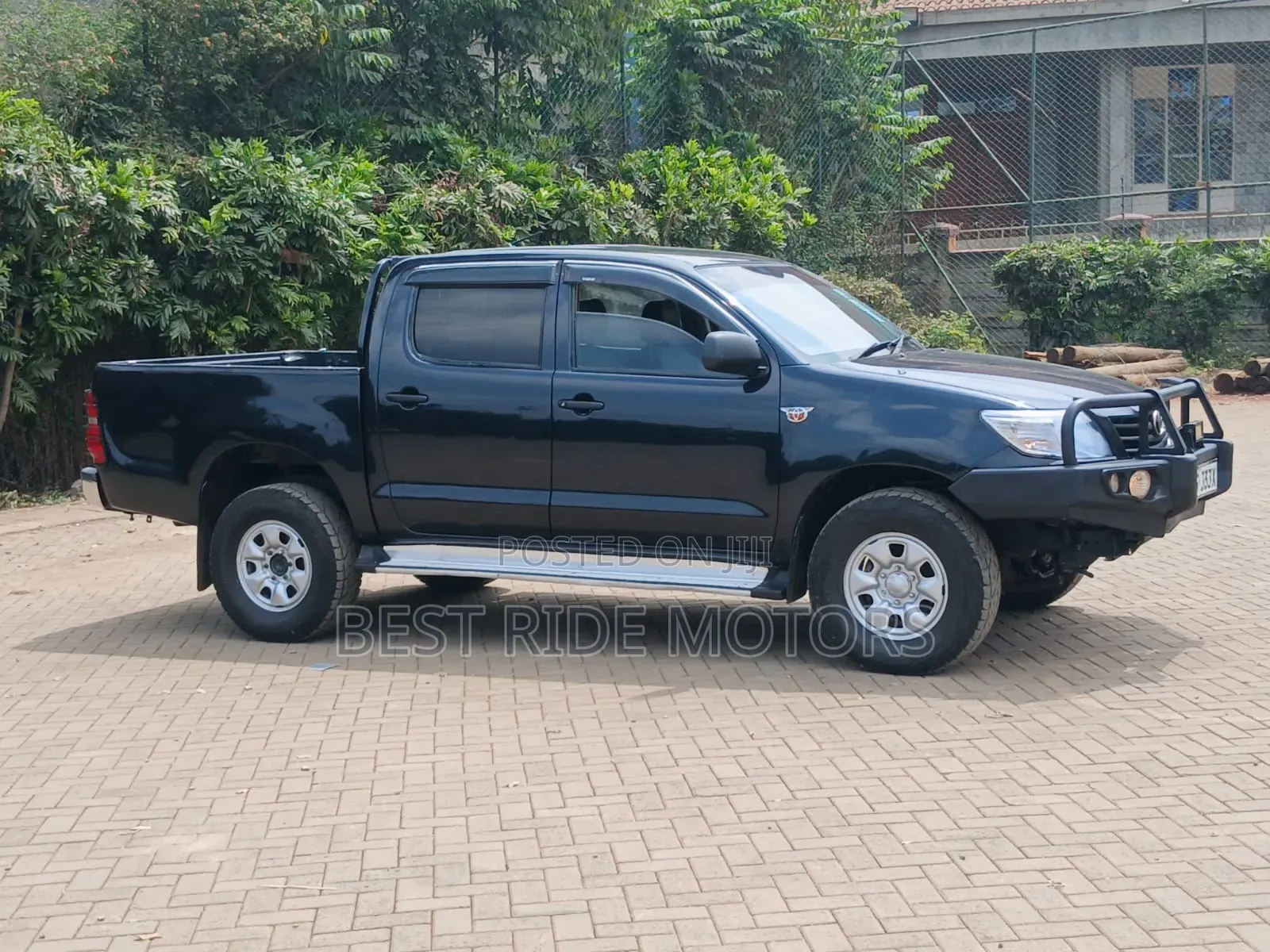 Toyota Hilux 2013 Gray