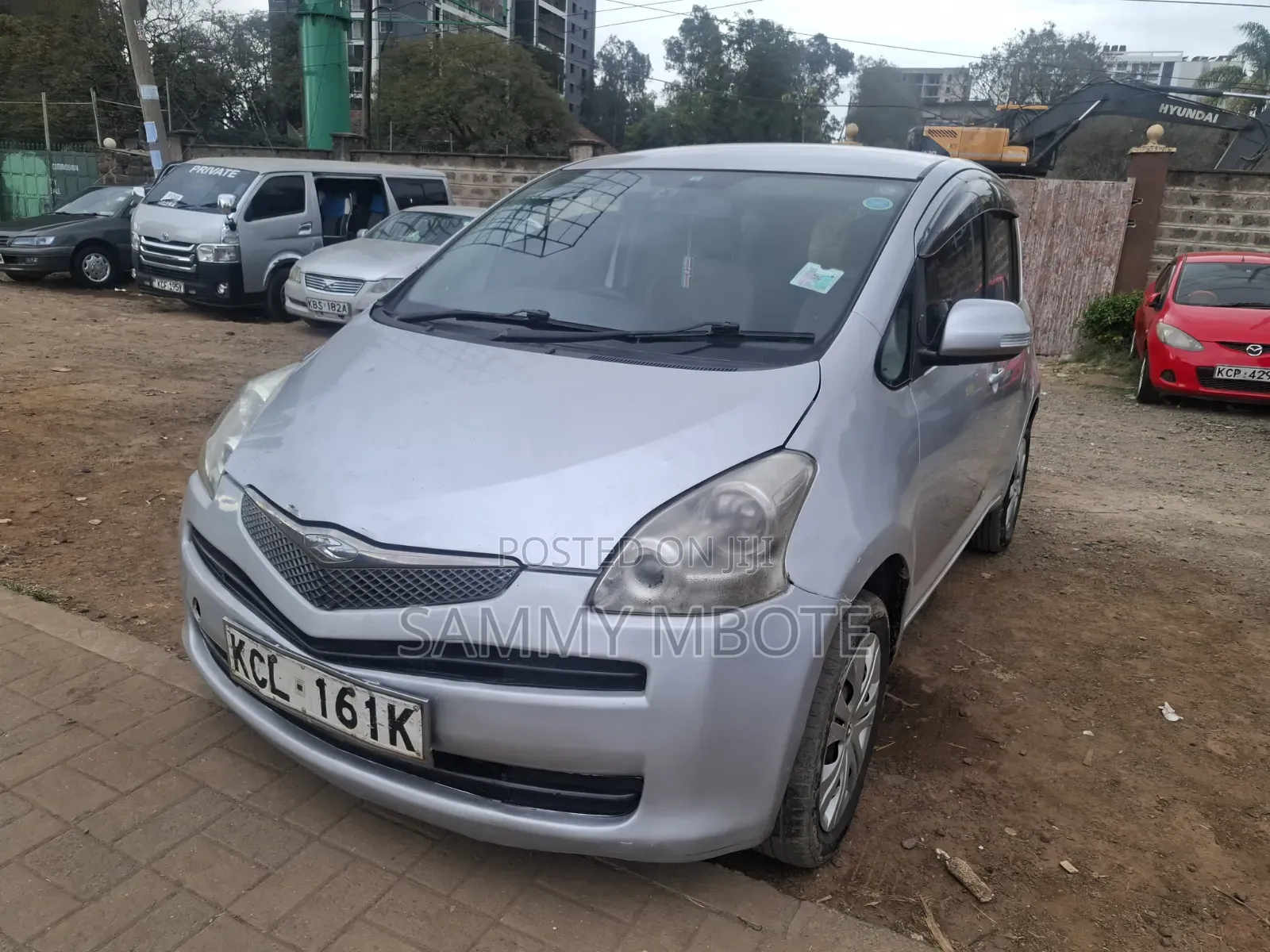 Toyota Ractis 2010 Silver