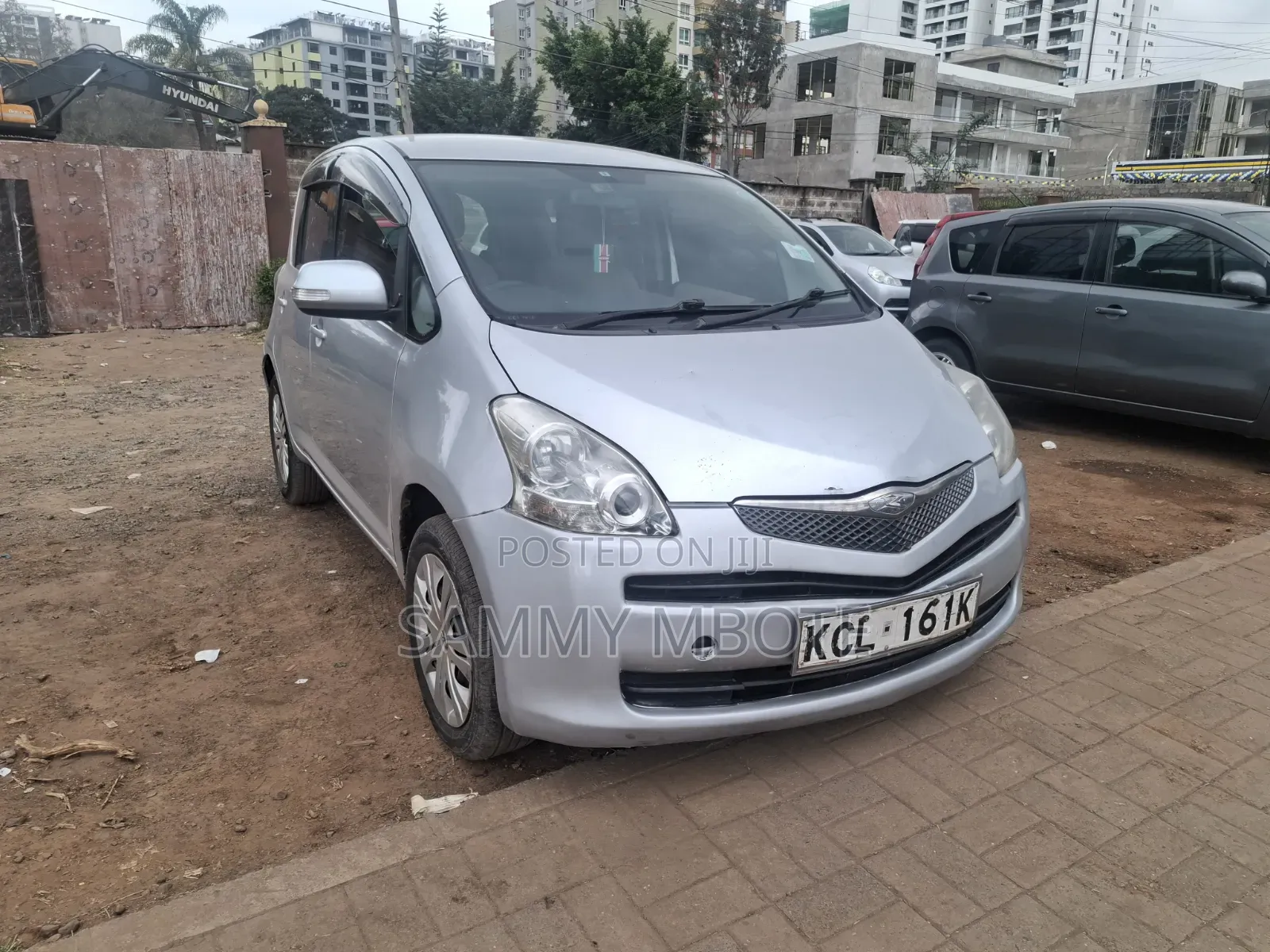 Toyota Ractis 2010 Silver