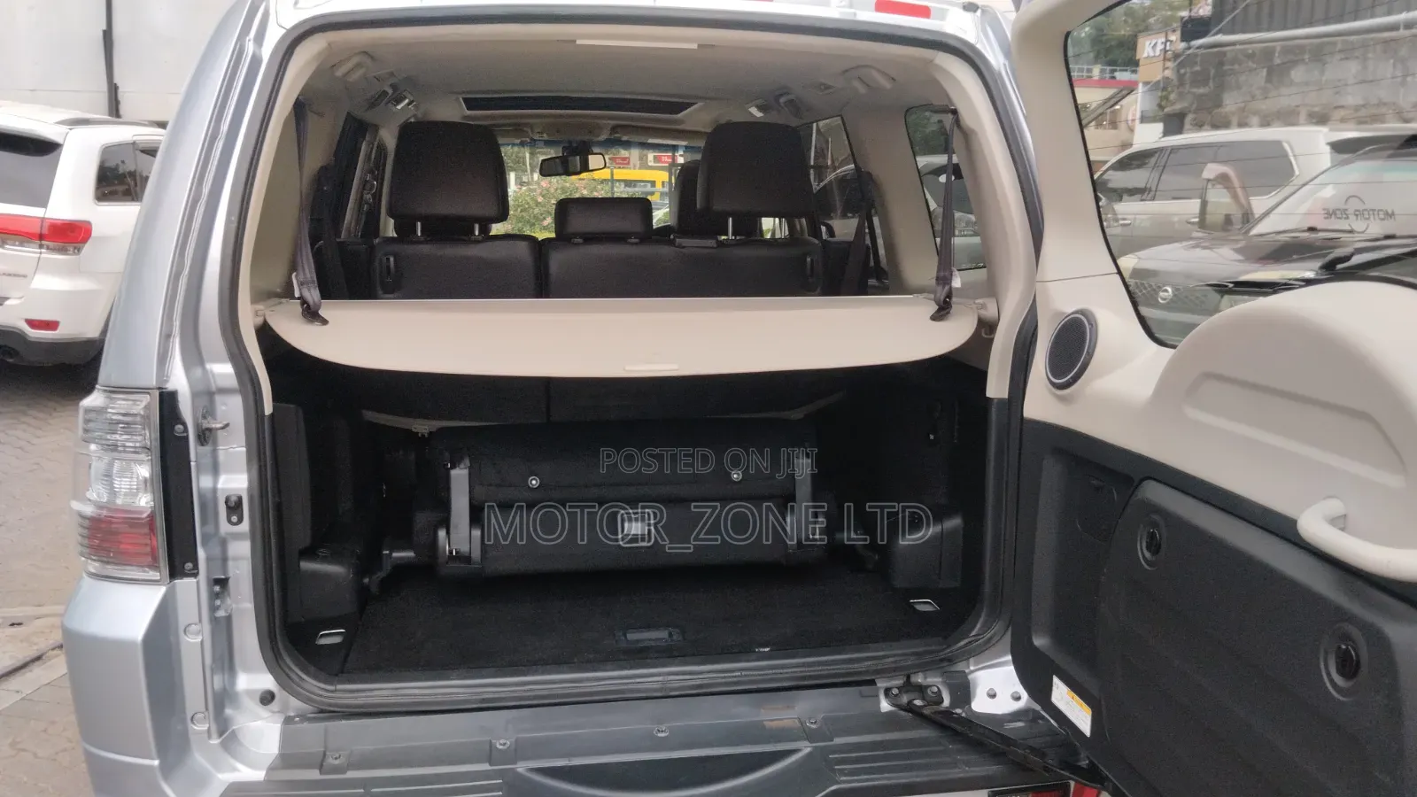 Mitsubishi Pajero 2018 Silver