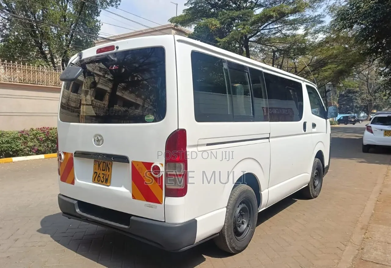Toyota HiAce 2016 White