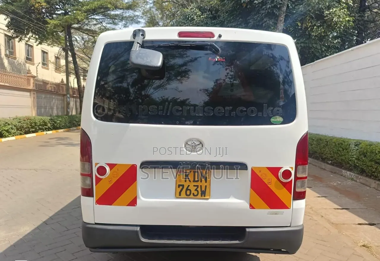 Toyota HiAce 2016 White