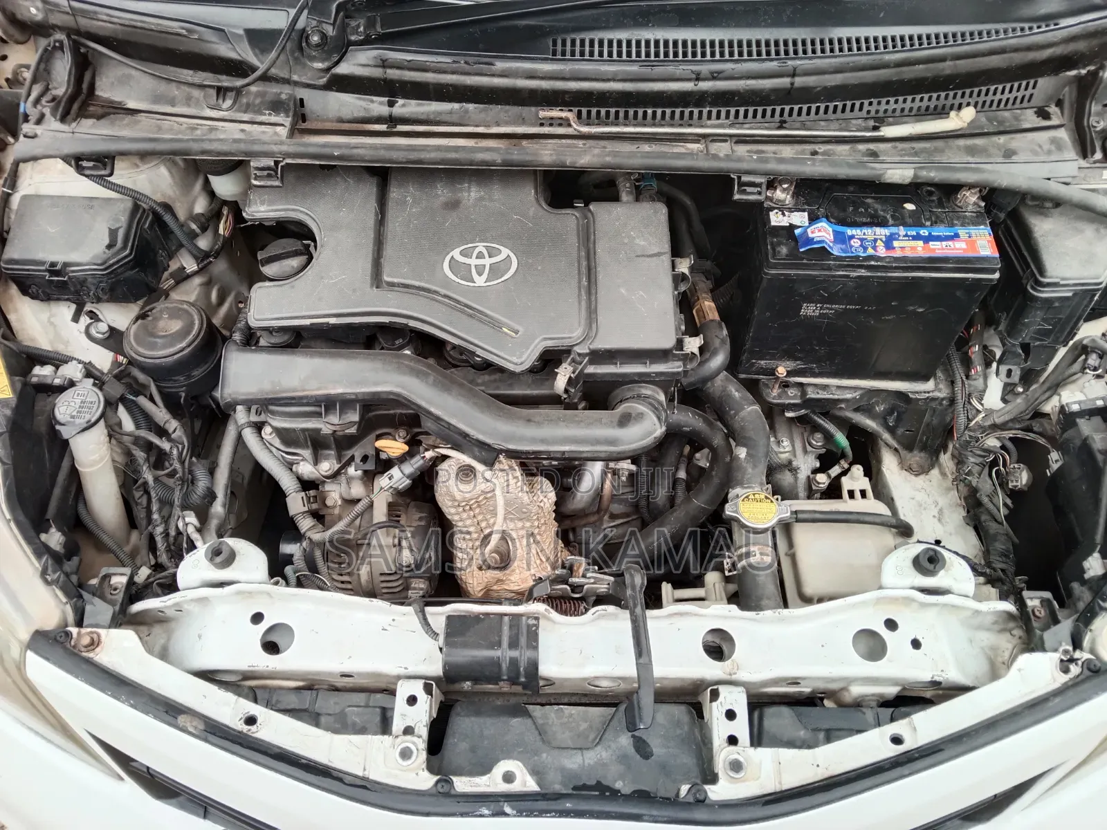 Toyota Vitz 2015 White
