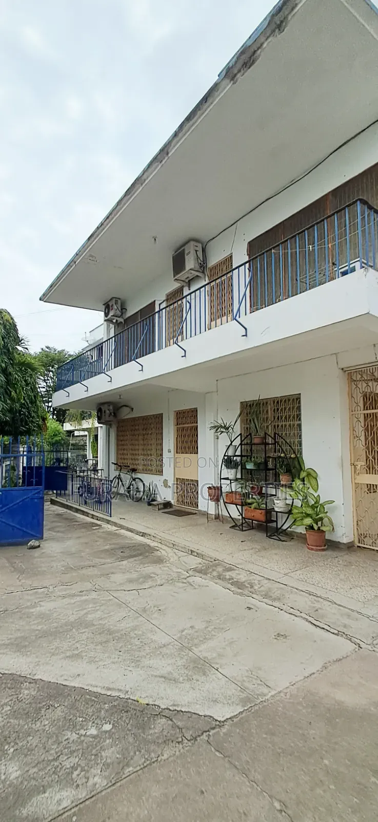 3bdrm Block of Flats in Mombasa Island, Moi Avenue (Msa) for sale