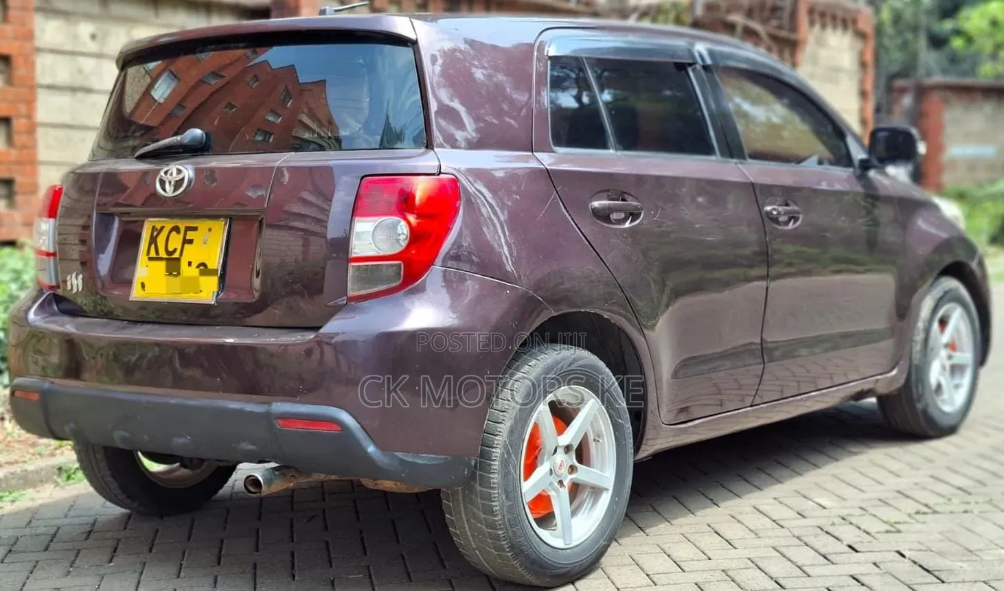 Toyota IST 2008 Maroon