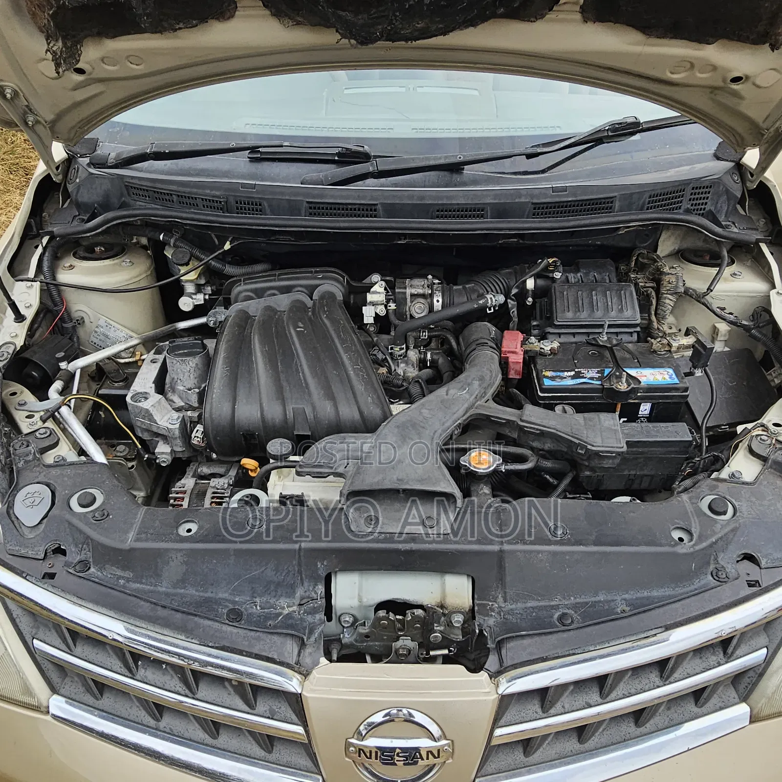 Nissan Tiida 2010 Yellow