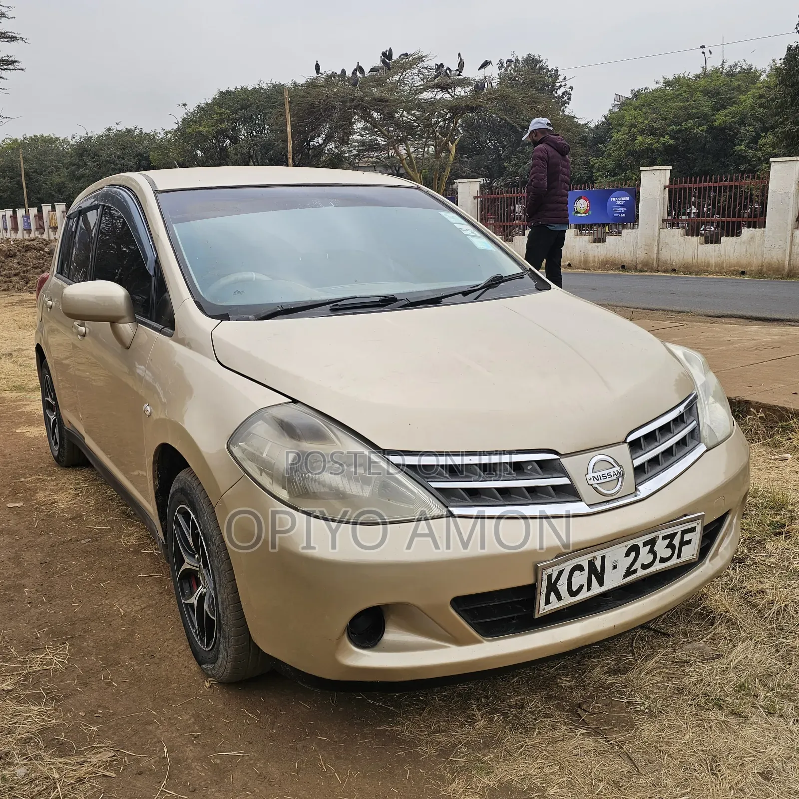 Nissan Tiida 2010 Yellow