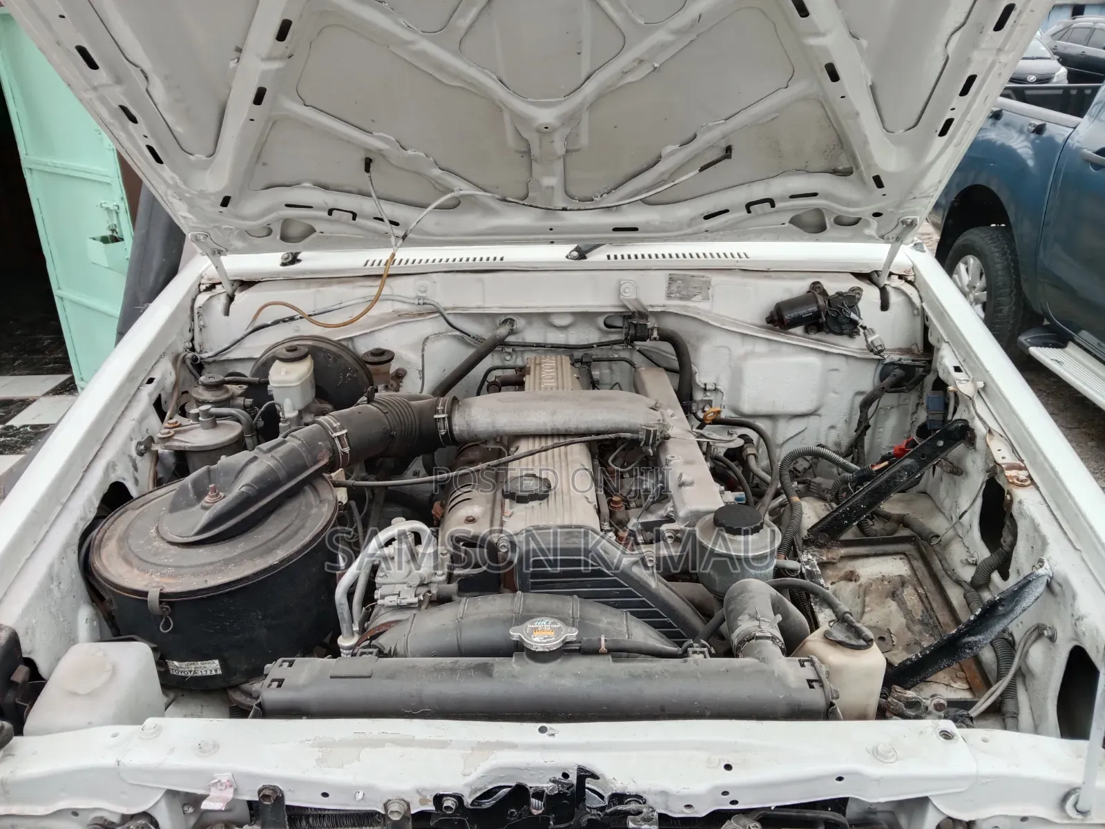 Toyota Land Cruiser 2004 White