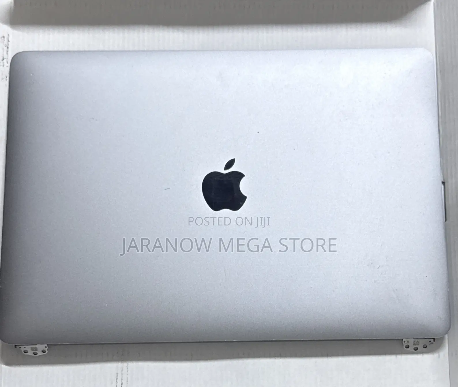 MacBook Pro A1708 13” Screen Back Cover – Clean