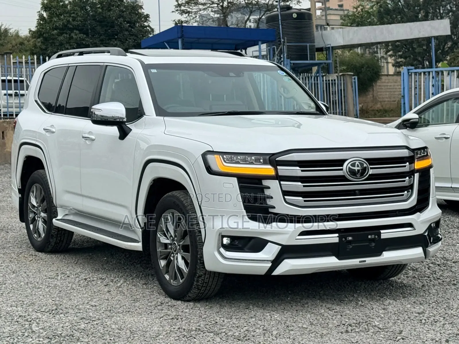 Toyota Land Cruiser 2023 White