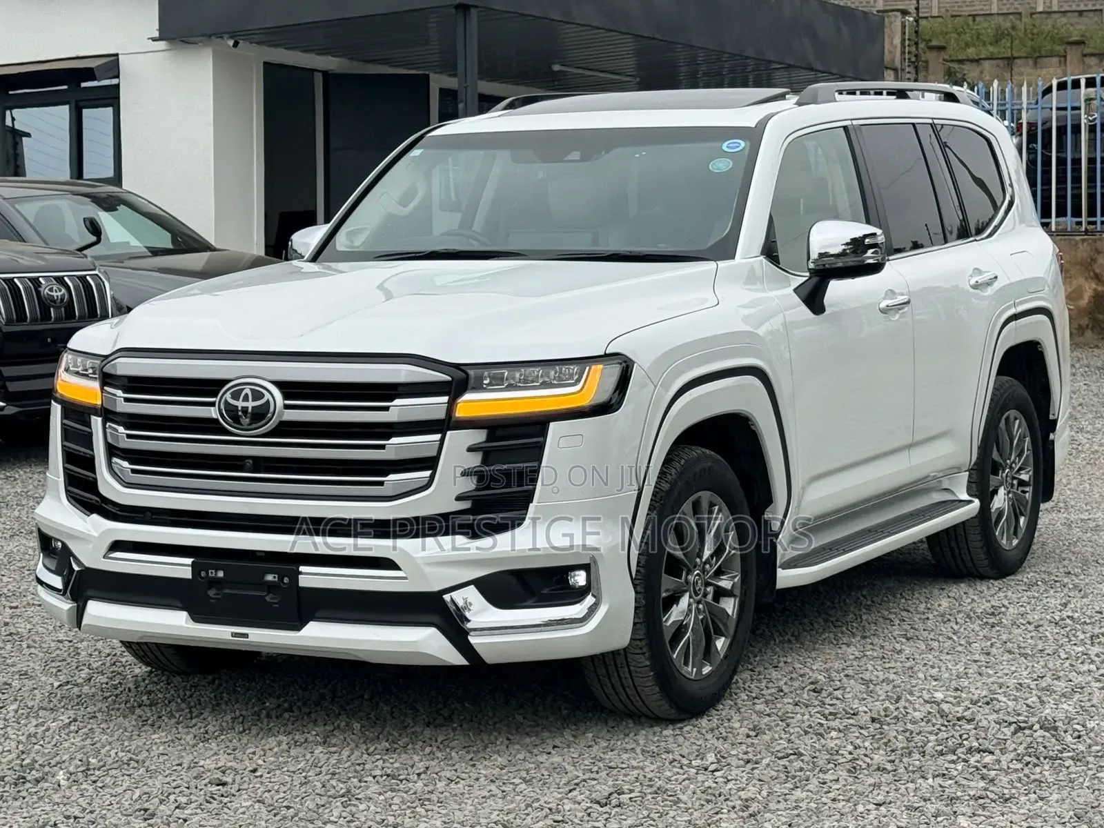 Toyota Land Cruiser 2023 White
