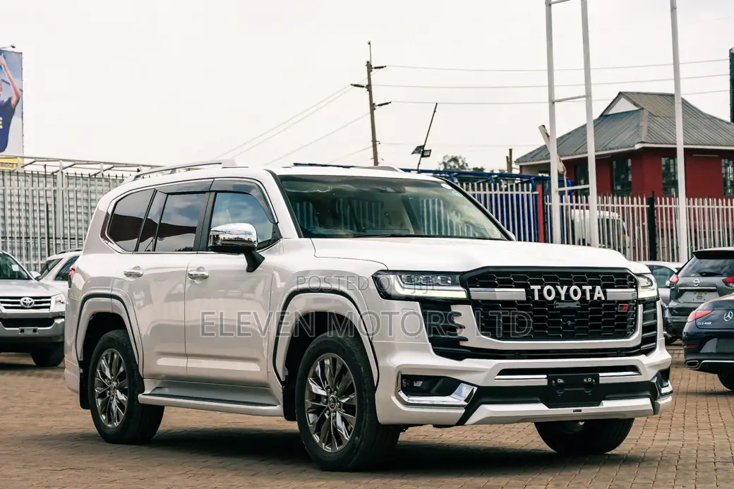 Toyota Land Cruiser 2023 White