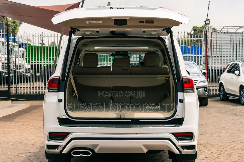 Toyota Land Cruiser 2023 White