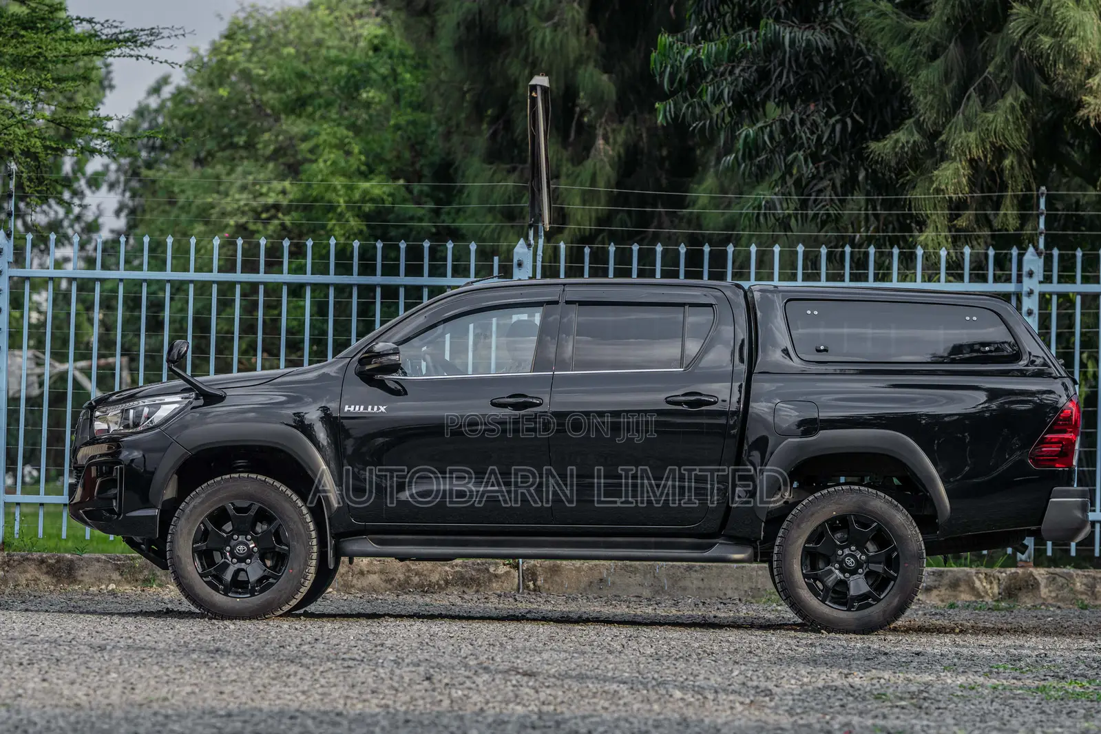 Toyota Hilux 2019 Black