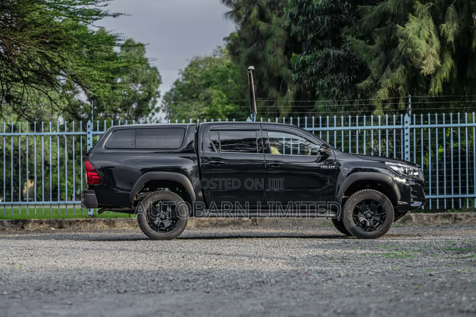 Toyota Hilux 2019 Black