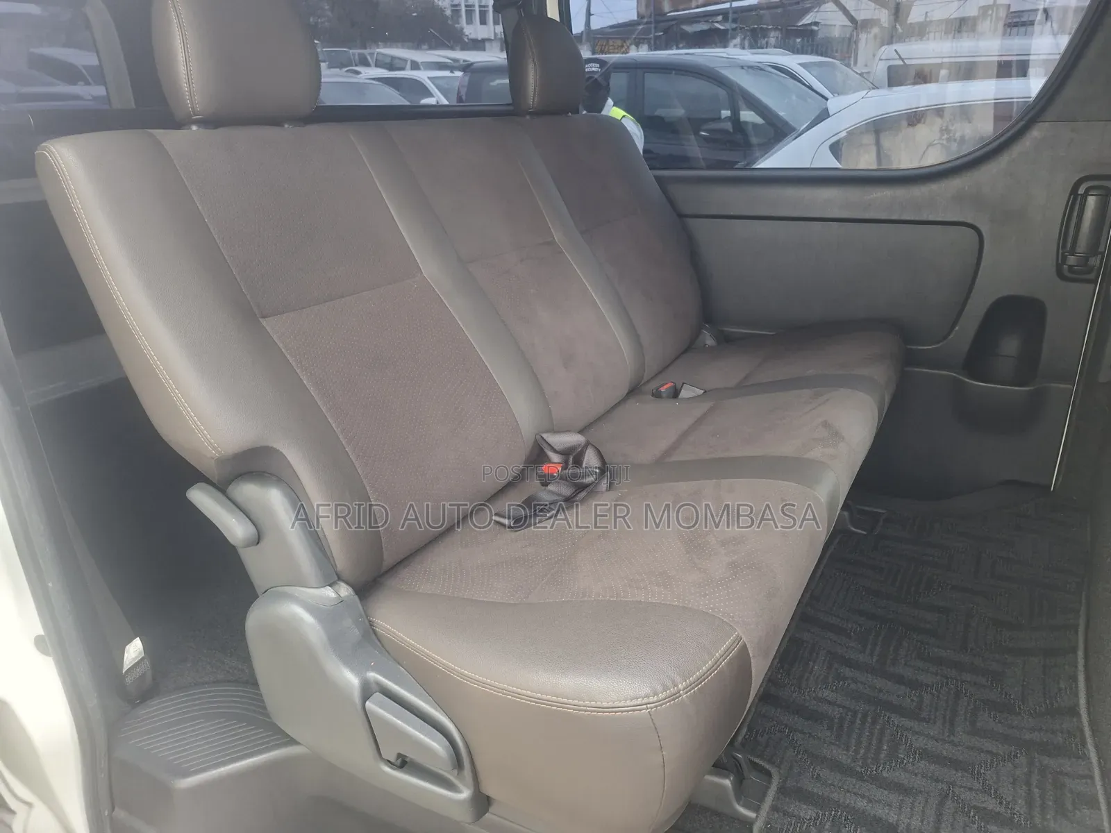 Toyota HiAce 2019 White