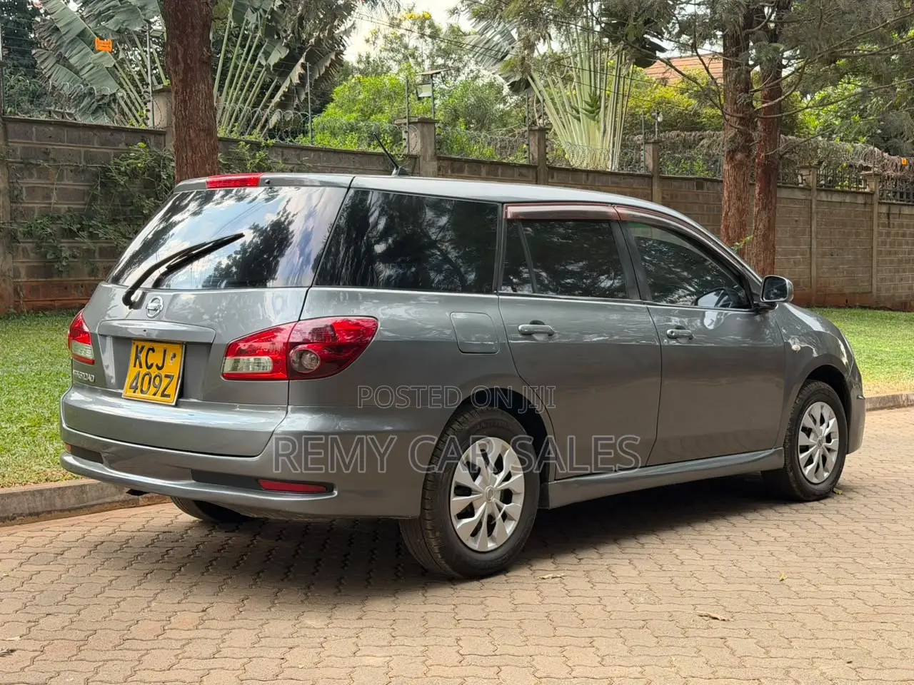 Nissan Wingroad 2010 Gray