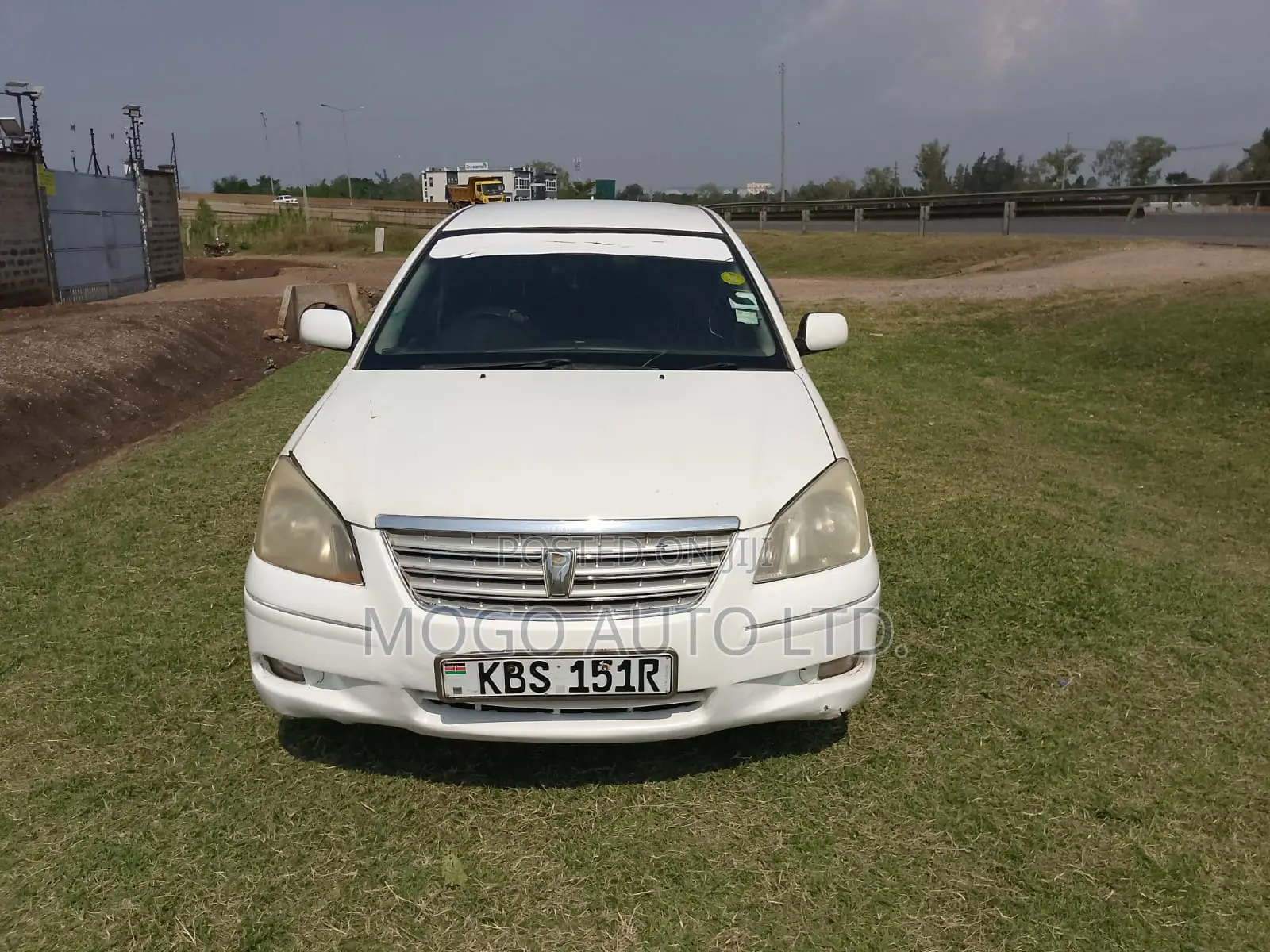 Toyota Premio 2005 White