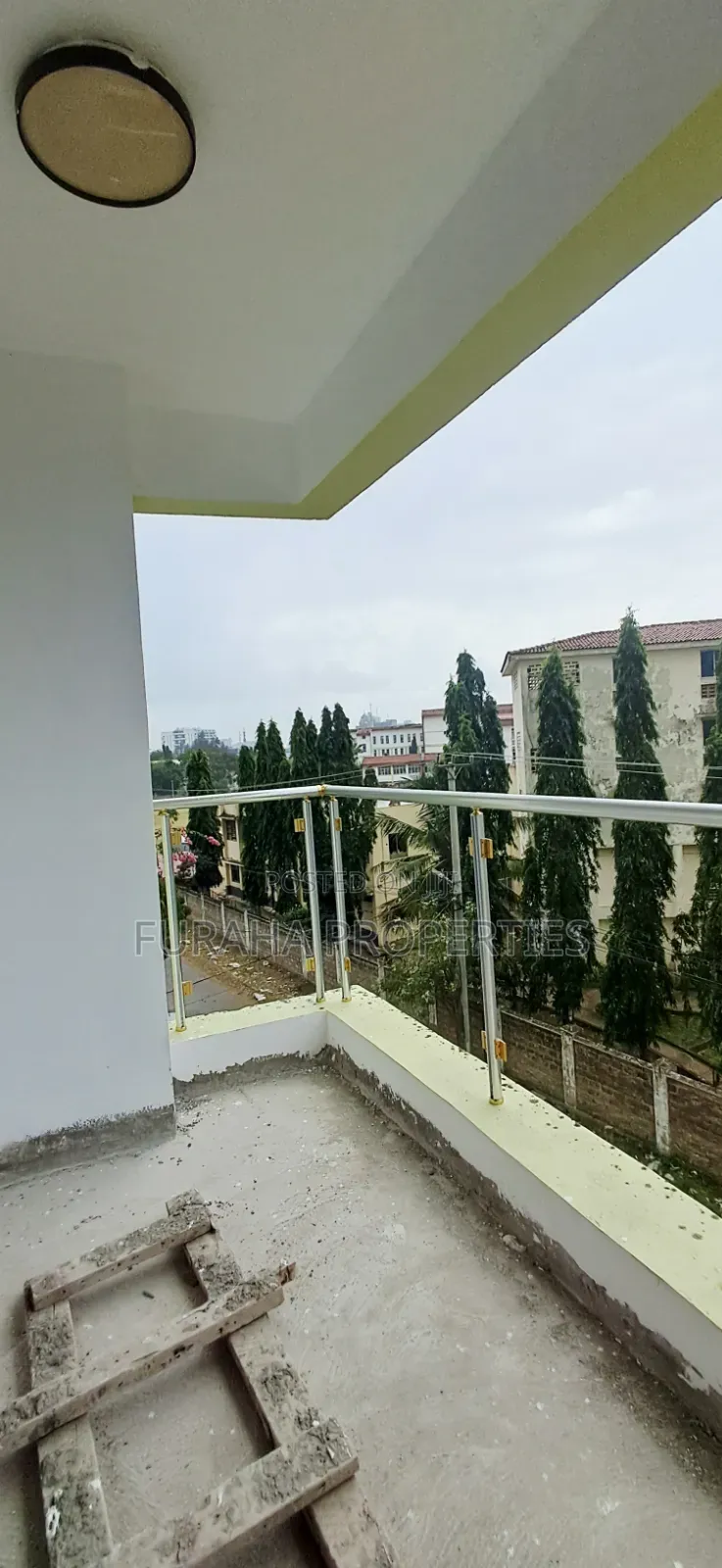 3bdrm Apartment in Kizingo for sale