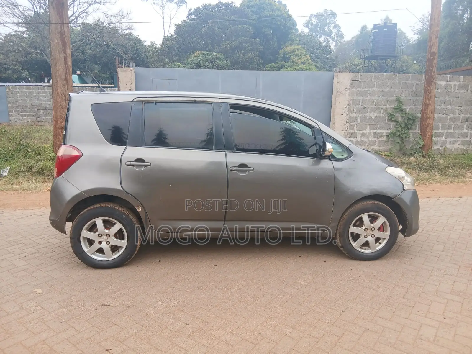 Toyota Ractis 2006 Gray