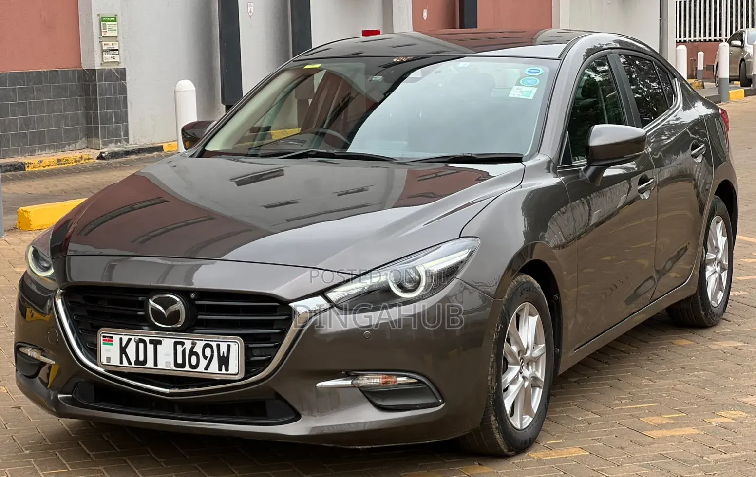 Mazda Axela 2018 Brown