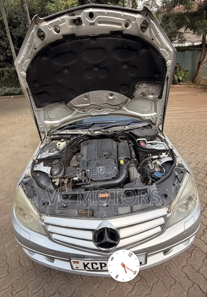 Mercedes-Benz C200 2010 Silver