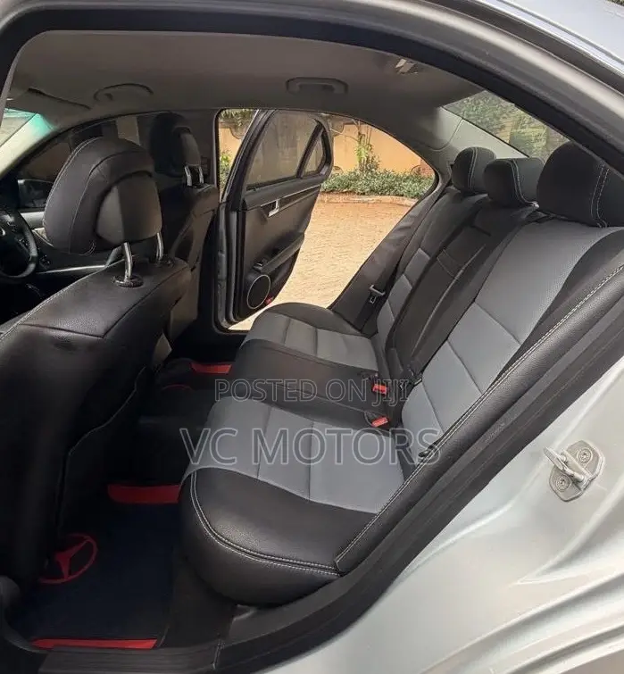 Mercedes-Benz C200 2010 Silver