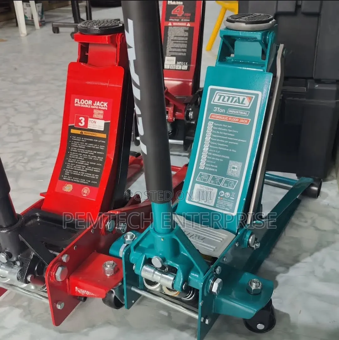 TOTAL 3-Ton Industrial Hydraulic Floor Jack, Model