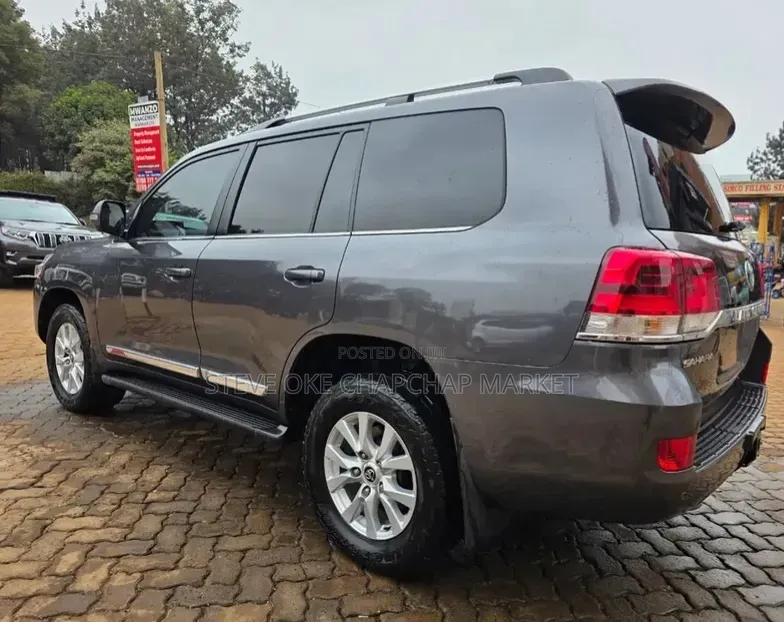 Toyota Land Cruiser 4.5 V8 VXR 2019 Gray
