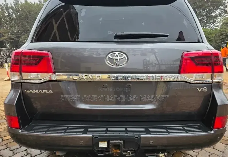 Toyota Land Cruiser 4.5 V8 VXR 2019 Gray