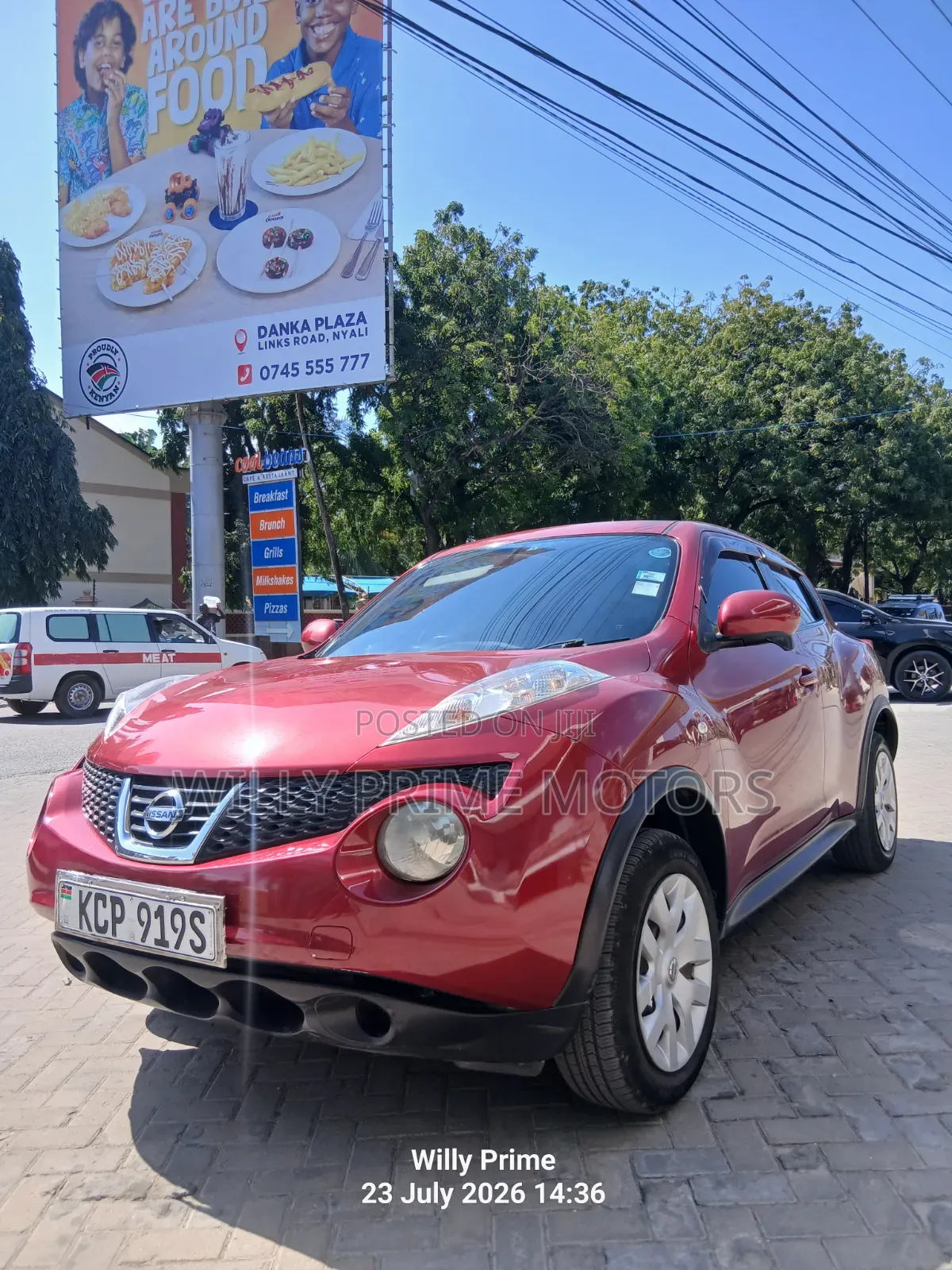 Nissan Juke 2011 Red