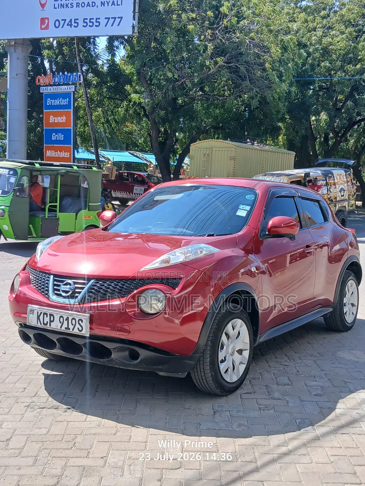 Nissan Juke 2011 Red
