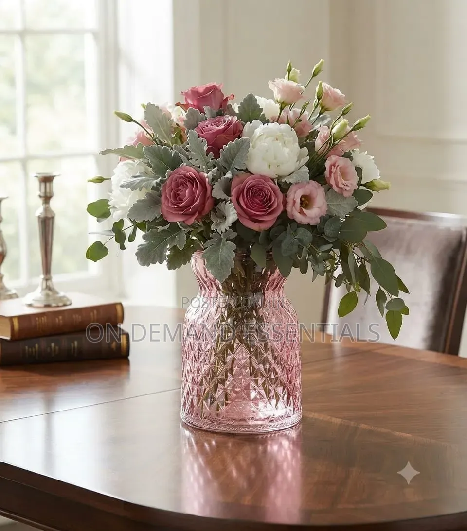 Lattice Waisted Glass Vase