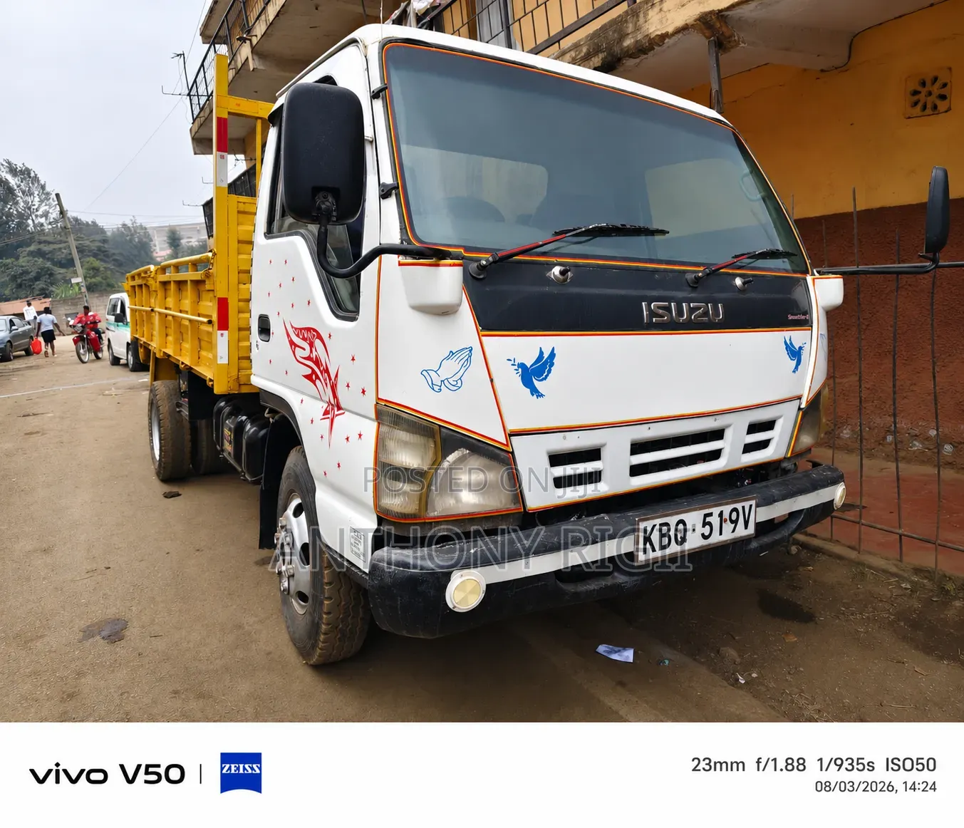 Isuzu NPR 4.3 2010 White
