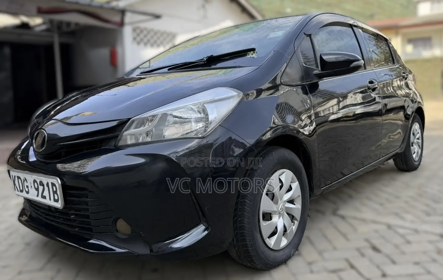 Toyota Vitz 1.0 FWD 3dr 2014 Black