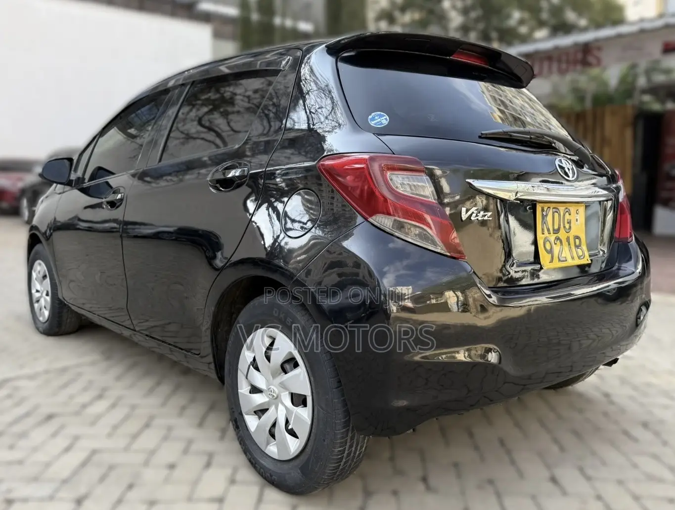 Toyota Vitz 1.0 FWD 3dr 2014 Black