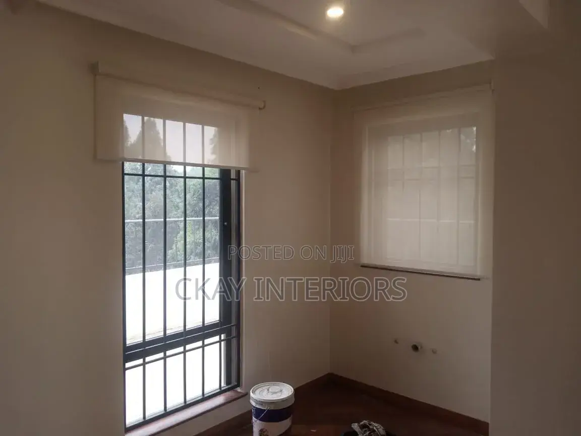 Interior Upgrades With Horizontal Office Roller Blinds
