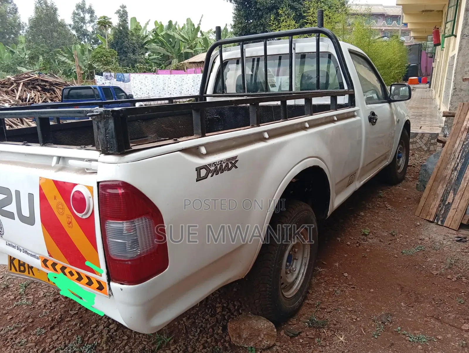Isuzu D-MAX 2011 White