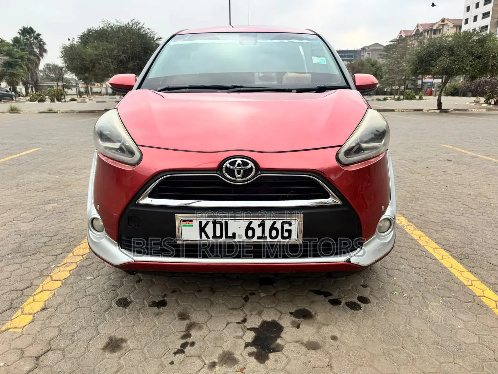 Toyota Sienta 1.5 FWD (6-seater) 2016